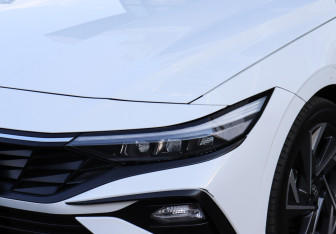 Подержанный автомобиль Hyundai Elantra Sedan 2023 года (7 фото)