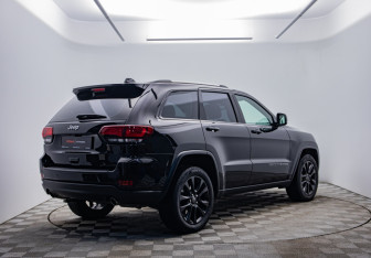 Подержанный автомобиль Jeep Grand Cherokee 2020 года (5 фото)