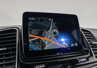 Подержанный автомобиль Mercedes-Benz GLE 2016 года (16 фото)