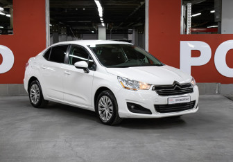 Подержанный автомобиль Citroen C4 Sedan 2014 года (3 фото)