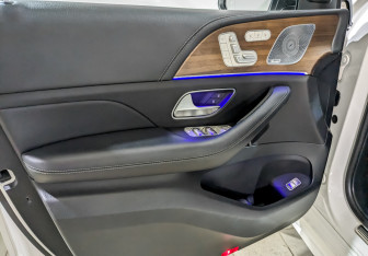 Подержанный автомобиль Mercedes-Benz GLE 2020 года (19 фото)