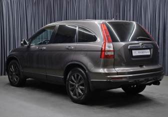 Подержанный автомобиль Honda CR-V 2012 года (7 фото)
