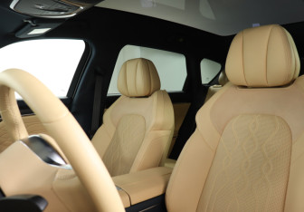 Подержанный автомобиль Voyah Free 2023 года (17 фото)