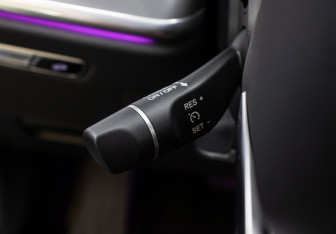 Подержанный автомобиль Hongqi HS5 2023 года (25 фото)