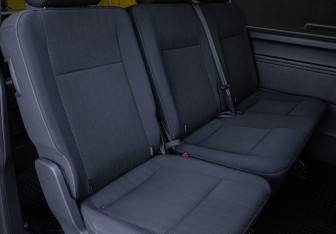 Подержанный автомобиль Volkswagen Caravelle 2018 года (10 фото)