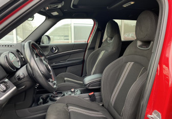 Подержанный автомобиль MINI Countryman 2019 года (21 фото)