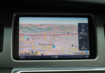 Подержанный автомобиль Audi Q7 2012 года (21 фото)