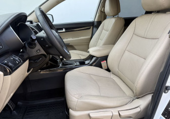 Подержанный автомобиль Kia Sorento 2013 года (10 фото)