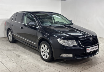 Подержанный автомобиль Skoda Superb Liftback 2011 года (4 фото)