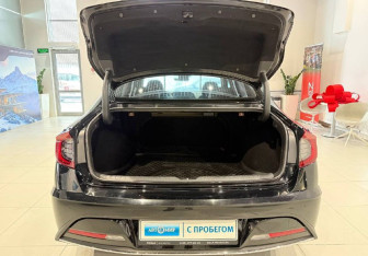 Подержанный автомобиль Hyundai Sonata 2020 года (7 фото)