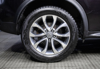 Подержанный автомобиль Nissan Juke 2014 года (25 фото)