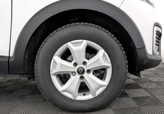 Подержанный автомобиль Renault Kaptur 2019 года (18 фото)