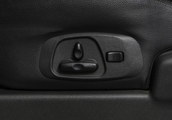 Подержанный автомобиль Mitsubishi Pajero 2014 года (18 фото)