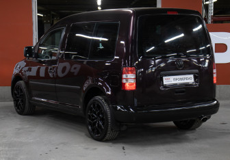 Подержанный автомобиль Volkswagen Caddy Compactvan 2011 года (7 фото)