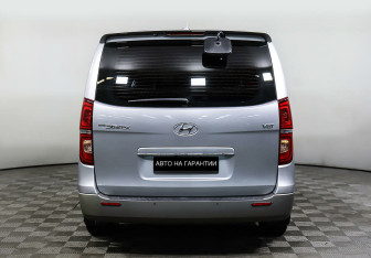 Подержанный автомобиль Hyundai Grand Starex 2019 года (6 фото)