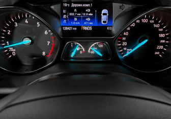 Подержанный автомобиль Ford Kuga 2017 года (22 фото)