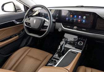Подержанный автомобиль FAW Bestune B70 2023 года (30 фото)