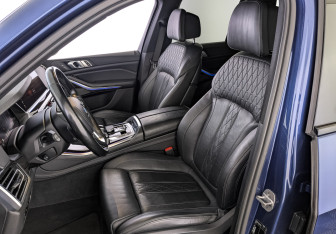 Подержанный автомобиль BMW X5 2019 года (20 фото)