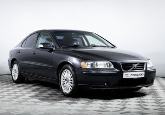 Подержанный автомобиль Volvo S60 2006 года (3 фото)