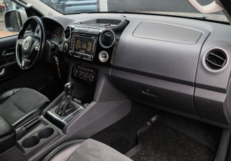 Подержанный автомобиль Volkswagen Amarok 2013 года (7 фото)