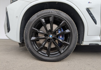 Подержанный автомобиль BMW X4 2023 года (29 фото)