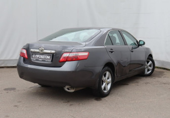 Подержанный автомобиль Toyota Camry Sedan 2009 года (4 фото)
