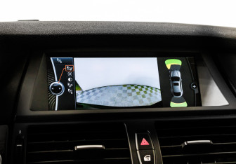 Подержанный автомобиль BMW X6 2013 года (19 фото)