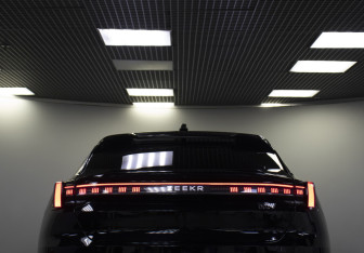 Подержанный автомобиль Zeekr 001 2023 года (26 фото)