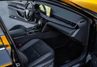 Подержанный автомобиль Toyota Camry Sedan 2025 года (9 фото)