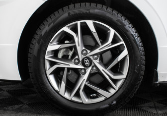 Подержанный автомобиль Hyundai Sonata 2021 года (18 фото)