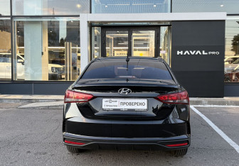 Подержанный автомобиль Hyundai Solaris Sedan 2021 года (6 фото)
