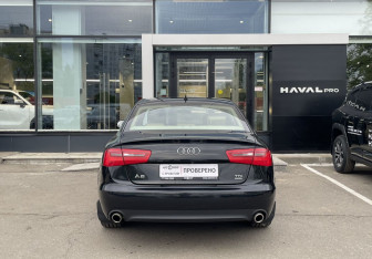 Подержанный автомобиль Audi A6 Sedan 2011 года (6 фото)