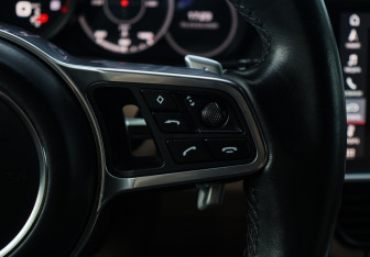 Подержанный автомобиль Porsche Cayenne 2019 года (29 фото)