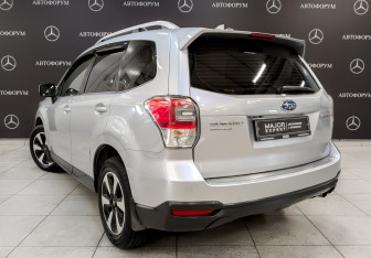 Подержанный автомобиль Subaru Forester Suv 2016 года (7 фото)
