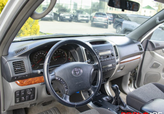 Подержанный автомобиль Toyota Land Cruiser Prado 2008 года (9 фото)
