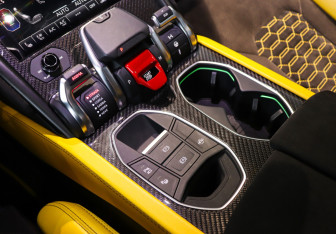 Подержанный автомобиль Lamborghini Urus 2022 года (23 фото)