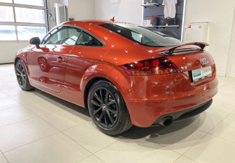 Подержанный автомобиль Audi TT Coupe 2010 года (6 фото)