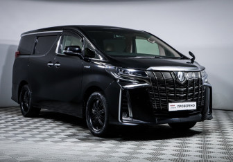 Подержанный автомобиль Toyota Alphard 2017 года (3 фото)