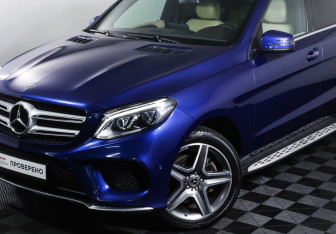 Подержанный автомобиль Mercedes-Benz GLE 2017 года (23 фото)