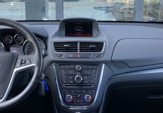 Подержанный автомобиль Opel Mokka 2014 года (12 фото)