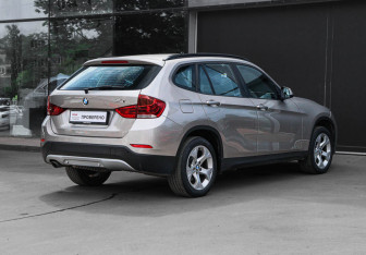 Подержанный автомобиль BMW X1 2014 года (4 фото)