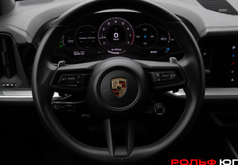 Подержанный автомобиль Porsche Cayenne 2023 года (14 фото)