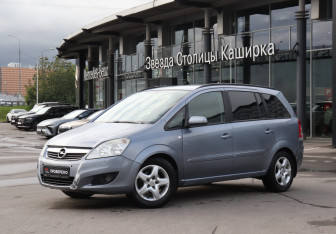 Подержанный автомобиль Opel Zafira Compactvan 2008 года (19 фото)