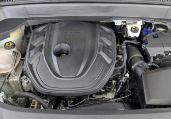 Подержанный автомобиль Geely Monjaro 2023 года (9 фото)