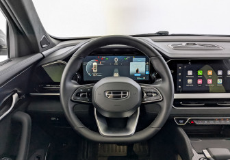Подержанный автомобиль Geely Monjaro 2024 года (22 фото)