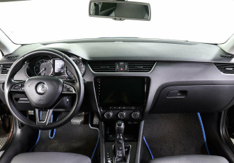 Подержанный автомобиль Skoda Octavia Liftback 2015 года (9 фото)