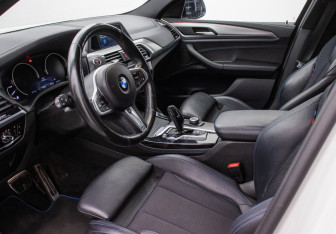 Подержанный автомобиль BMW X4 2019 года (10 фото)