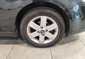 Подержанный автомобиль Chevrolet Epica 2008 года (12 фото)