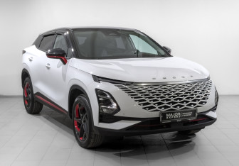 Подержанный автомобиль Omoda C5 2023 года (3 фото)