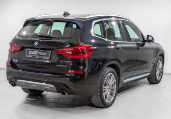 Подержанный автомобиль BMW X3 2020 года (5 фото)
